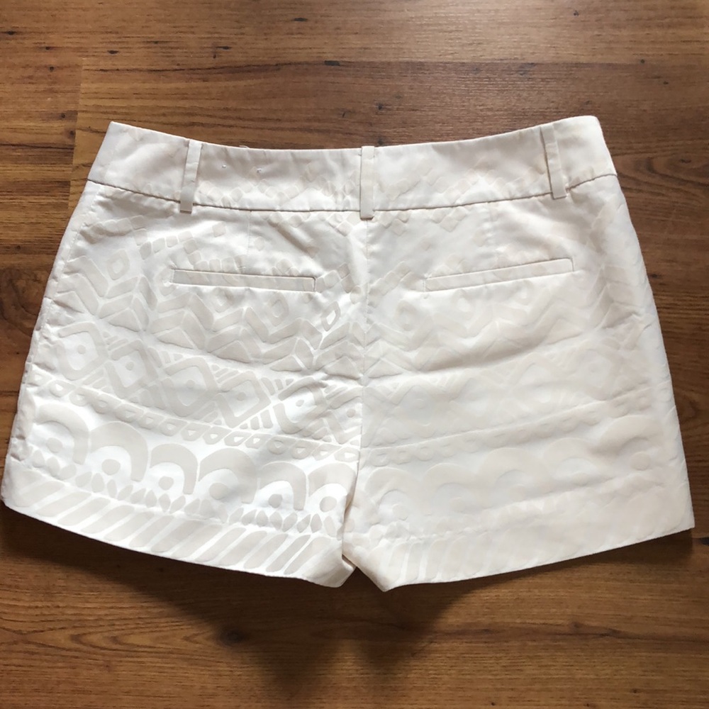 EUC LOFT ivory shorts Size 6 - Picture 8 of 8